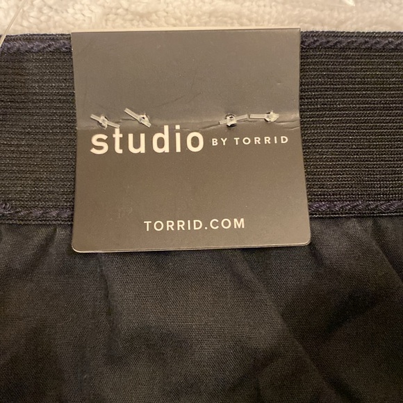 TORRID, Studio Denim, Comfort Flex Waist, Slim Taper, Size 22R, NEW with Tags - Picture 8 of 16
